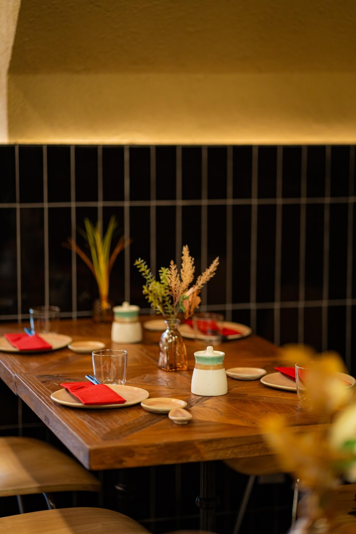 Private dining table