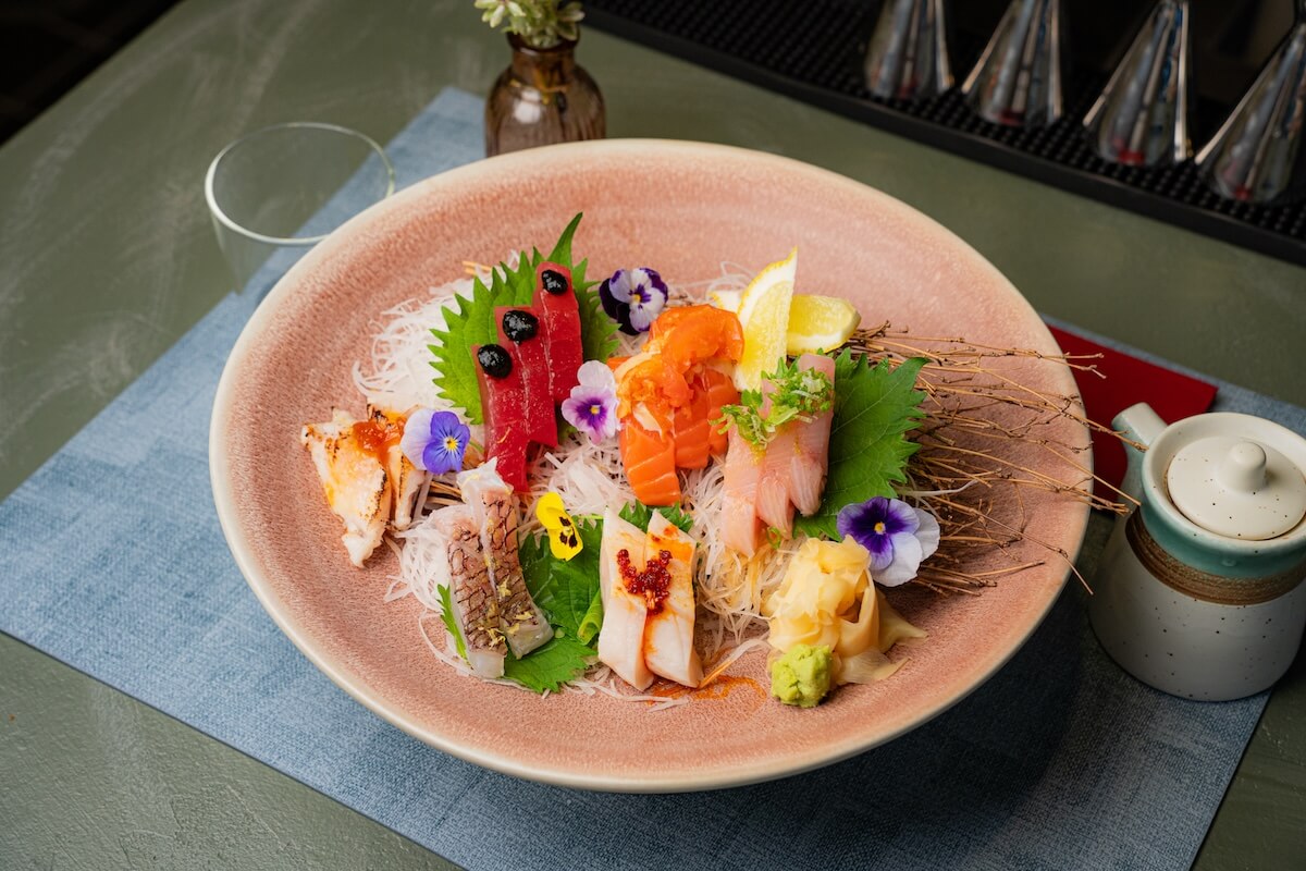 Sashimi deluxe platter